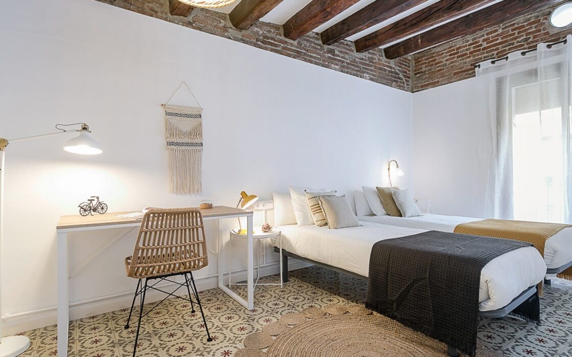 Квартира 67 кв.м з балконом у Барселоні на вулиці Lluna