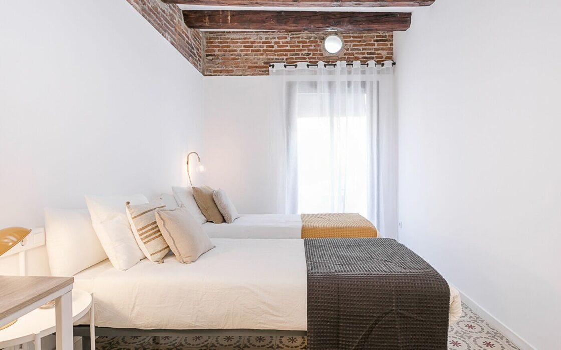 Квартира 67 кв.м з балконом у Барселоні на вулиці Lluna