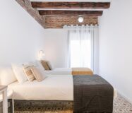 Квартира 67 кв.м з балконом у Барселоні на вулиці Lluna