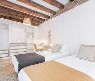 Квартира 67 кв.м з балконом у Барселоні на вулиці Lluna