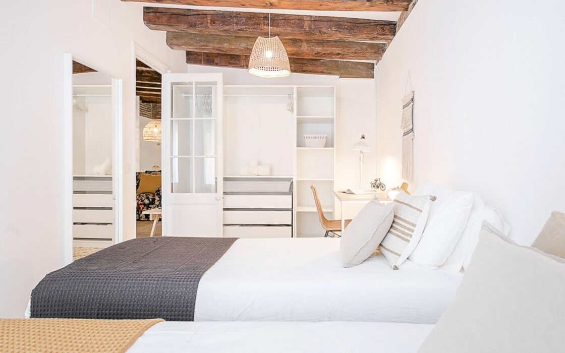 Квартира 67 кв.м з балконом у Барселоні на вулиці Lluna