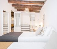 Квартира 67 кв.м з балконом у Барселоні на вулиці Lluna