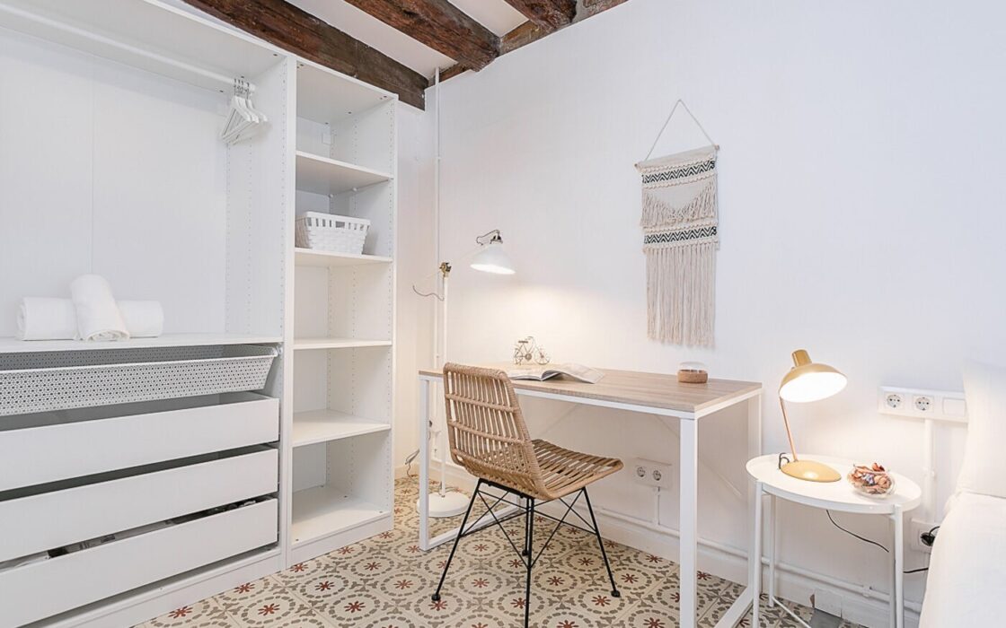 Квартира 67 кв.м з балконом у Барселоні на вулиці Lluna