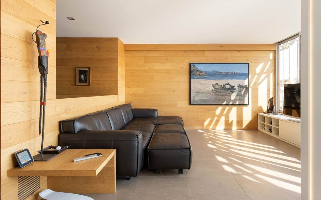 Ексклюзивна квартира з панорамними видами на Барселону 100 кв.м