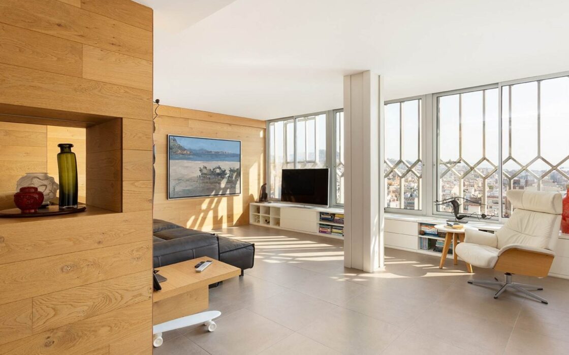 Ексклюзивна квартира з панорамними видами на Барселону 100 кв.м