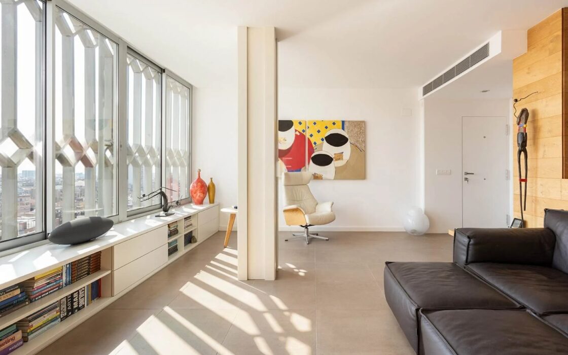 Ексклюзивна квартира з панорамними видами на Барселону 100 кв.м