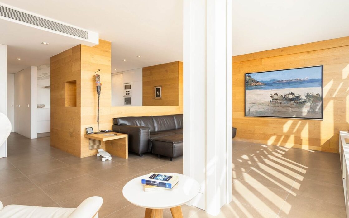 Ексклюзивна квартира з панорамними видами на Барселону 100 кв.м