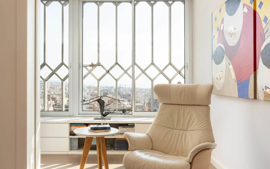 Ексклюзивна квартира з панорамними видами на Барселону 100 кв.м