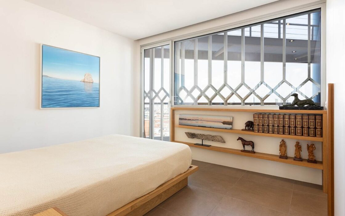 Ексклюзивна квартира з панорамними видами на Барселону 100 кв.м