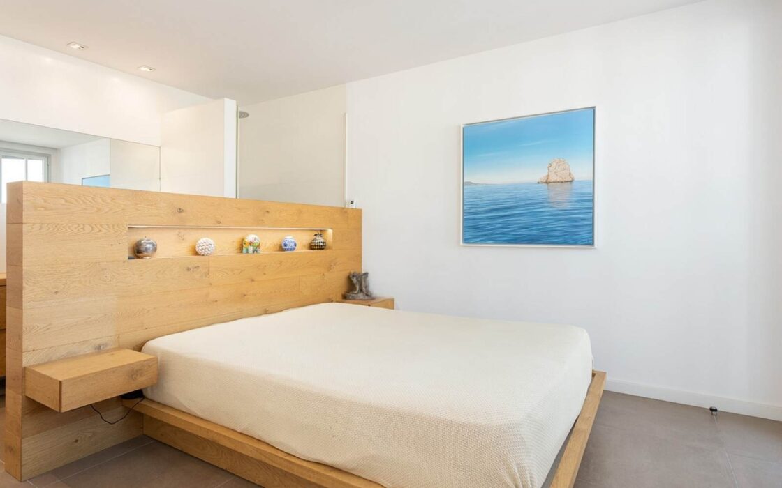 Ексклюзивна квартира з панорамними видами на Барселону 100 кв.м