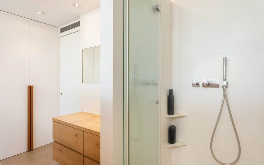 Ексклюзивна квартира з панорамними видами на Барселону 100 кв.м