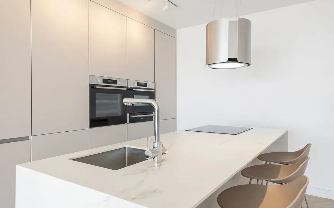 Ексклюзивна квартира 95 кв.м з панорамними видами в Барселоні