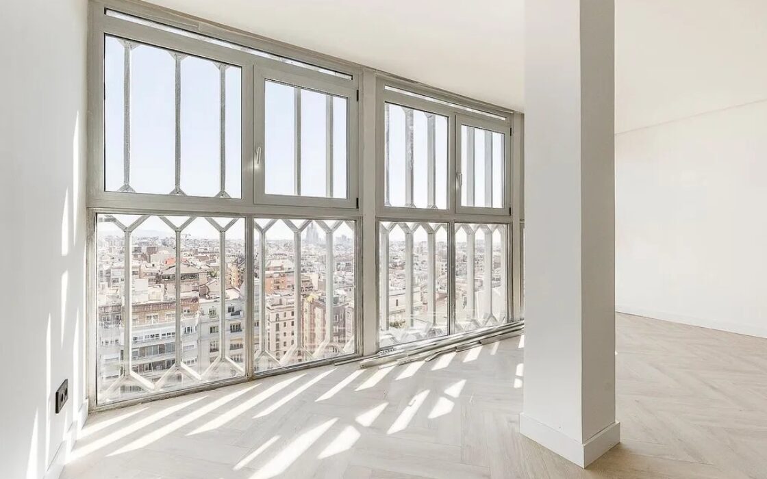 Ексклюзивна квартира 95 кв.м з панорамними видами в Барселоні