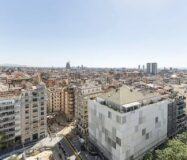 Ексклюзивна квартира 95 кв.м з панорамними видами в Барселоні