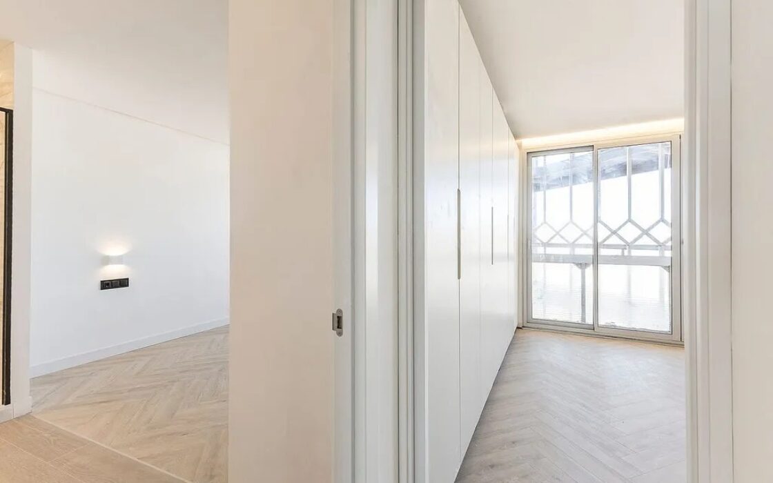 Ексклюзивна квартира 95 кв.м з панорамними видами в Барселоні