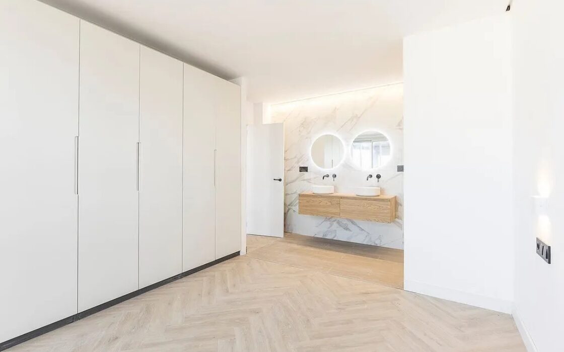 Ексклюзивна квартира 95 кв.м з панорамними видами в Барселоні