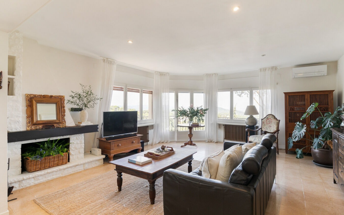 Ексклюзивний будинок в Ла Флоресте з терасами та панорамним видом