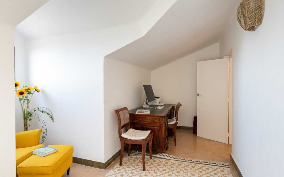 Ексклюзивний будинок в Ла Флоресте з терасами та панорамним видом