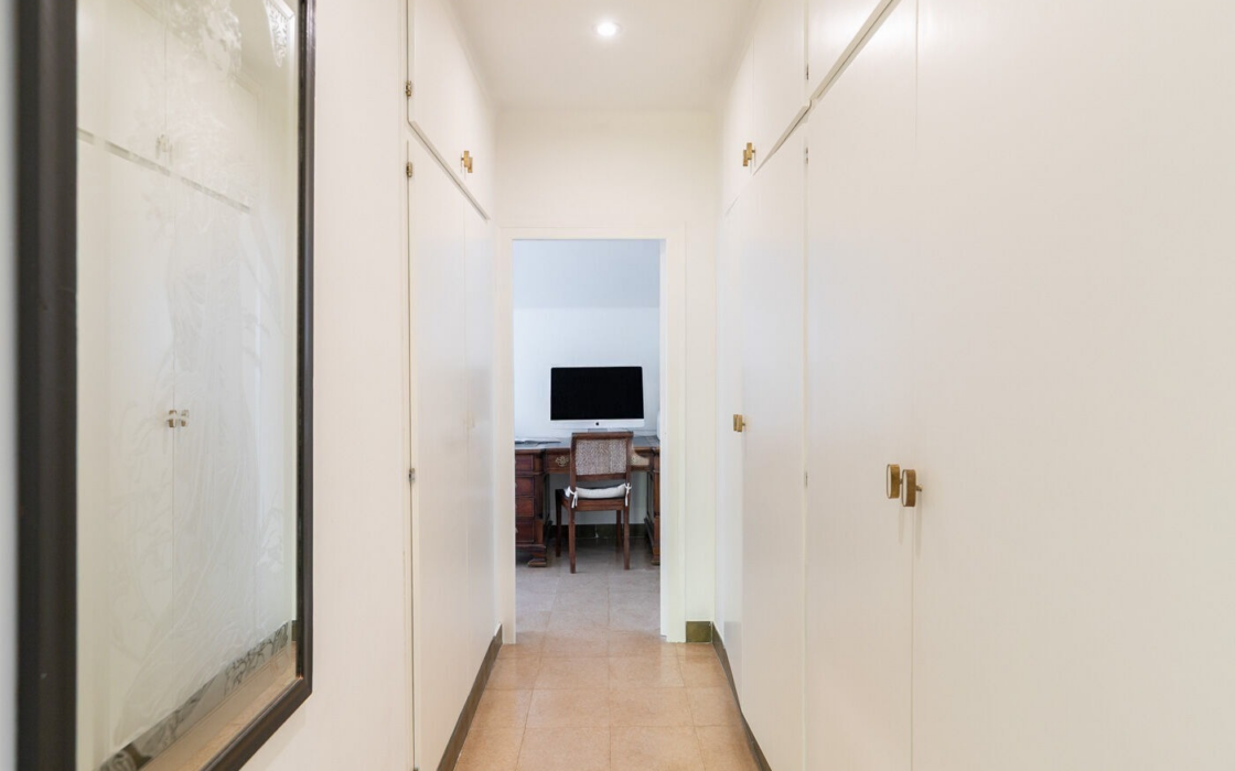 Ексклюзивний будинок в Ла Флоресте з терасами та панорамним видом