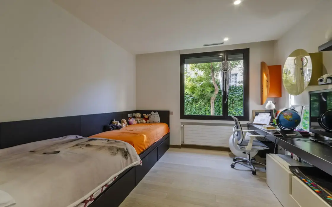 Елітна квартира 300 кв.м з терасою в Педральбесі Барселони