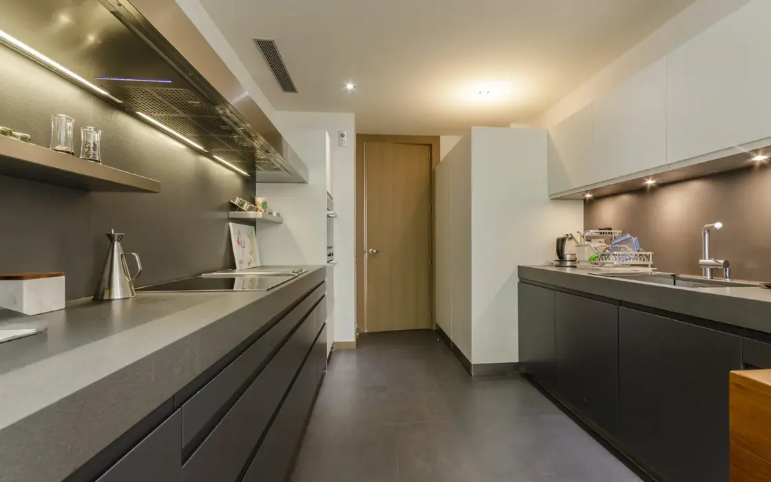 Елітна квартира 300 кв.м з терасою в Педральбесі Барселони