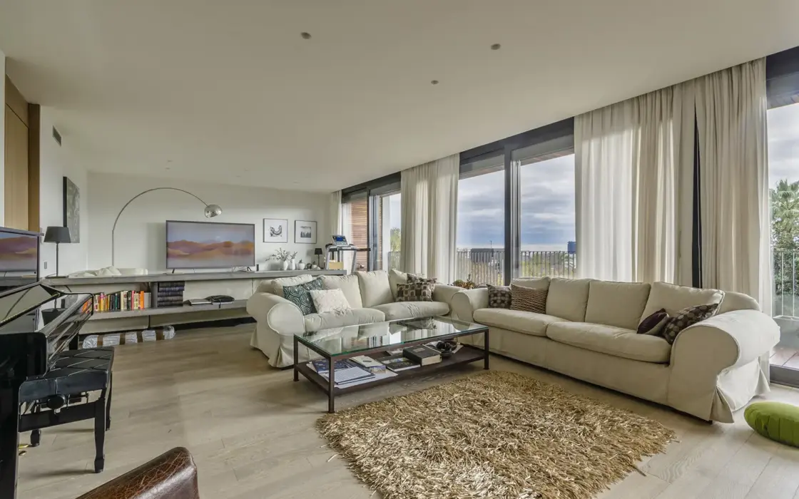 Елітна квартира 300 кв.м з терасою в Педральбесі Барселони