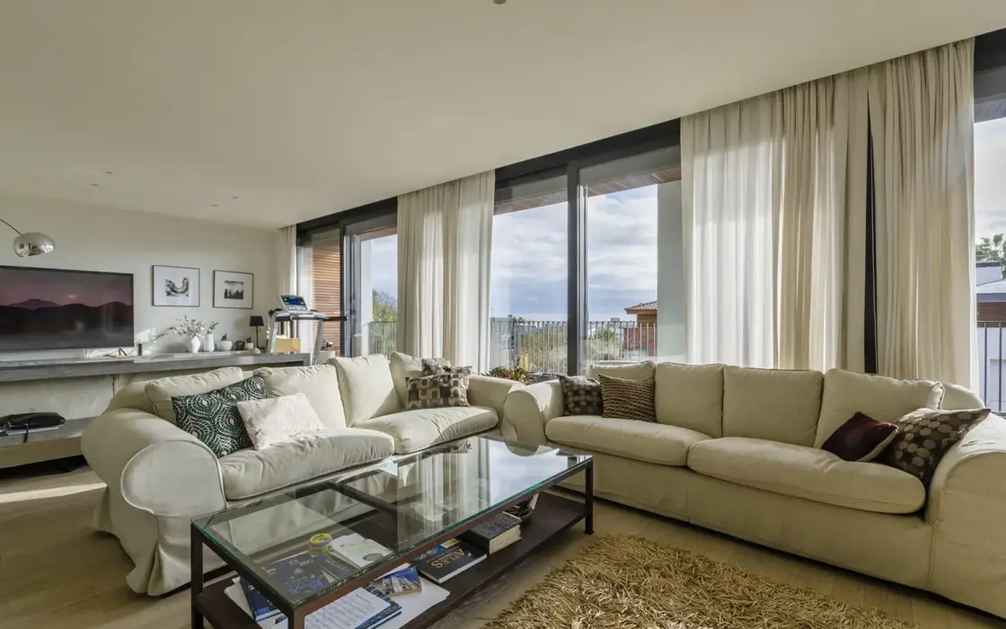 Елітна квартира 300 кв.м з терасою в Педральбесі Барселони