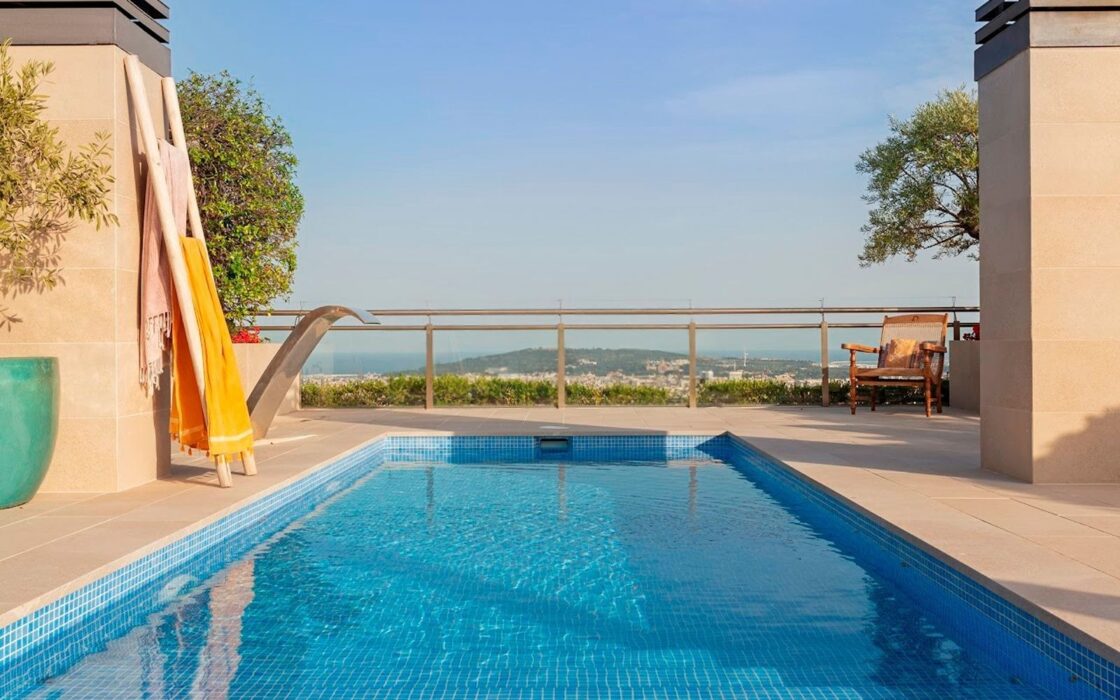 Ексклюзивний пентхаус з терасами в Барселоні 160 кв.м