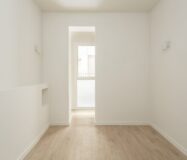 Реновированная квартира с балкон в Побле Сек, Барселона 54 кв.м.