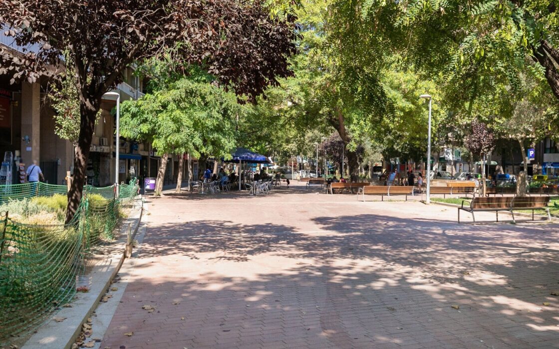 Реновированная квартира с балкон в Побле Сек, Барселона 54 кв.м.