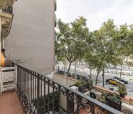 Отремонтированная квартира в Барселоне у моря, 2 комнаты