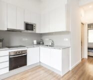 Отремонтированная квартира в Барселоне у моря, 2 комнаты