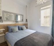 Отремонтированная квартира в Барселоне у моря, 2 комнаты