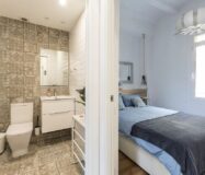 Отремонтированная квартира в Барселоне у моря, 2 комнаты