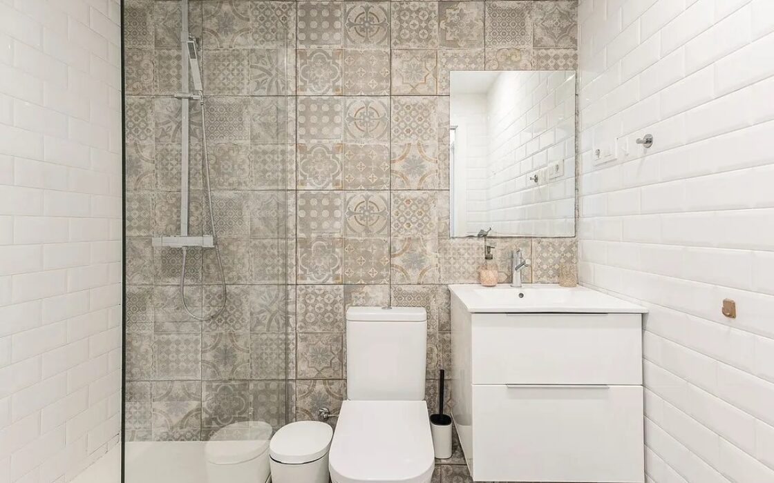 Отремонтированная квартира в Барселоне у моря, 2 комнаты