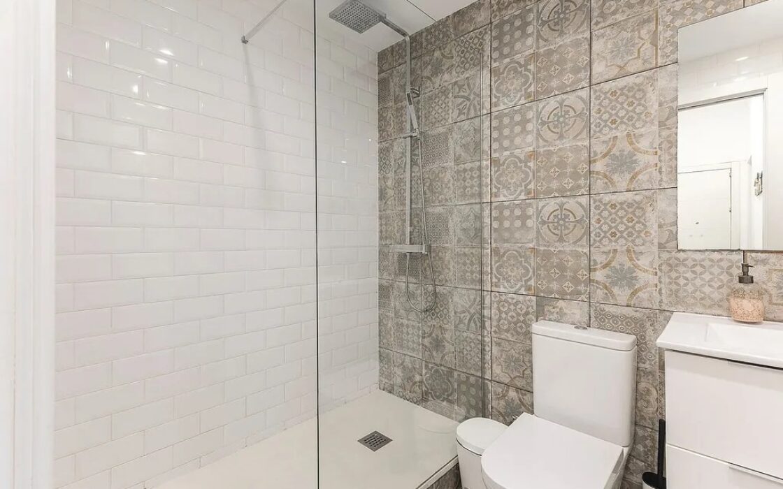 Отремонтированная квартира в Барселоне у моря, 2 комнаты