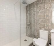 Отремонтированная квартира в Барселоне у моря, 2 комнаты