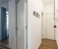 Отремонтированная квартира в Барселоне у моря, 2 комнаты