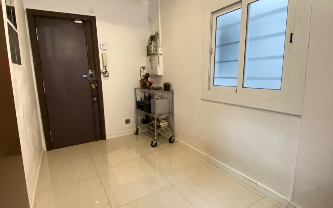 Квартира 60 кв.м з терасою в центрі Барселони