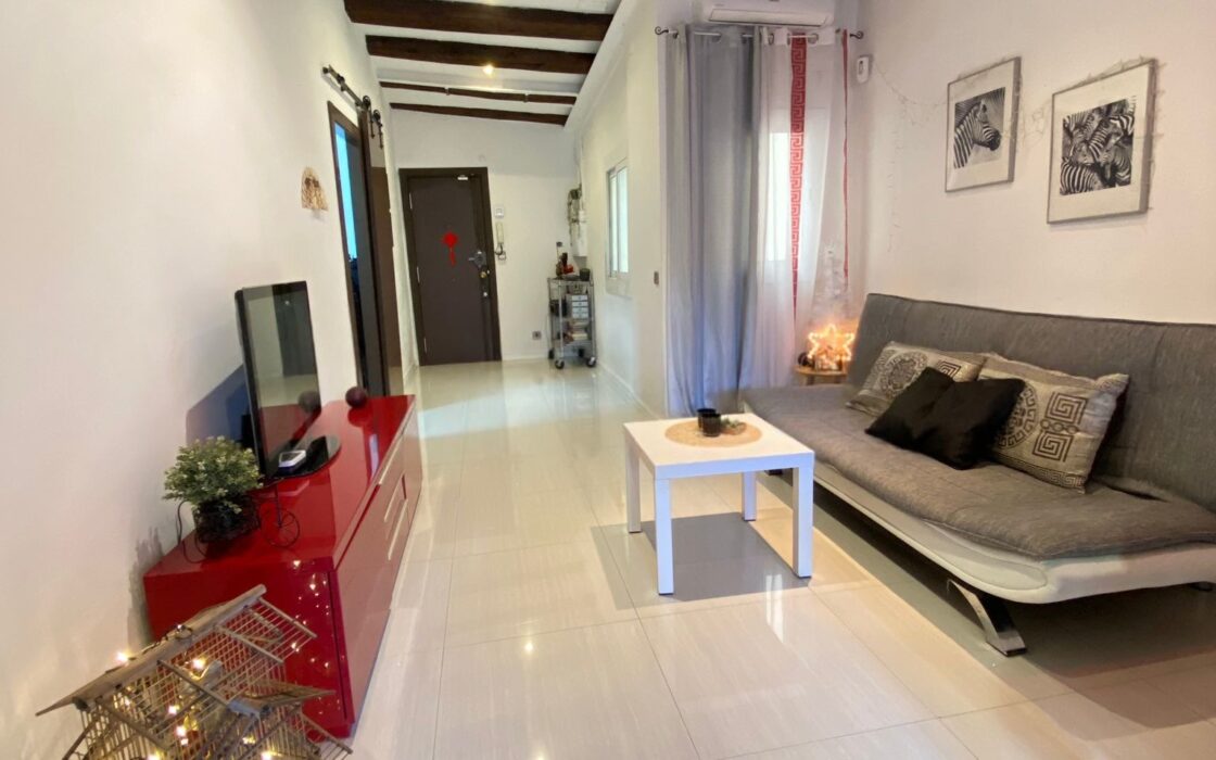 Квартира 60 кв.м з терасою в центрі Барселони