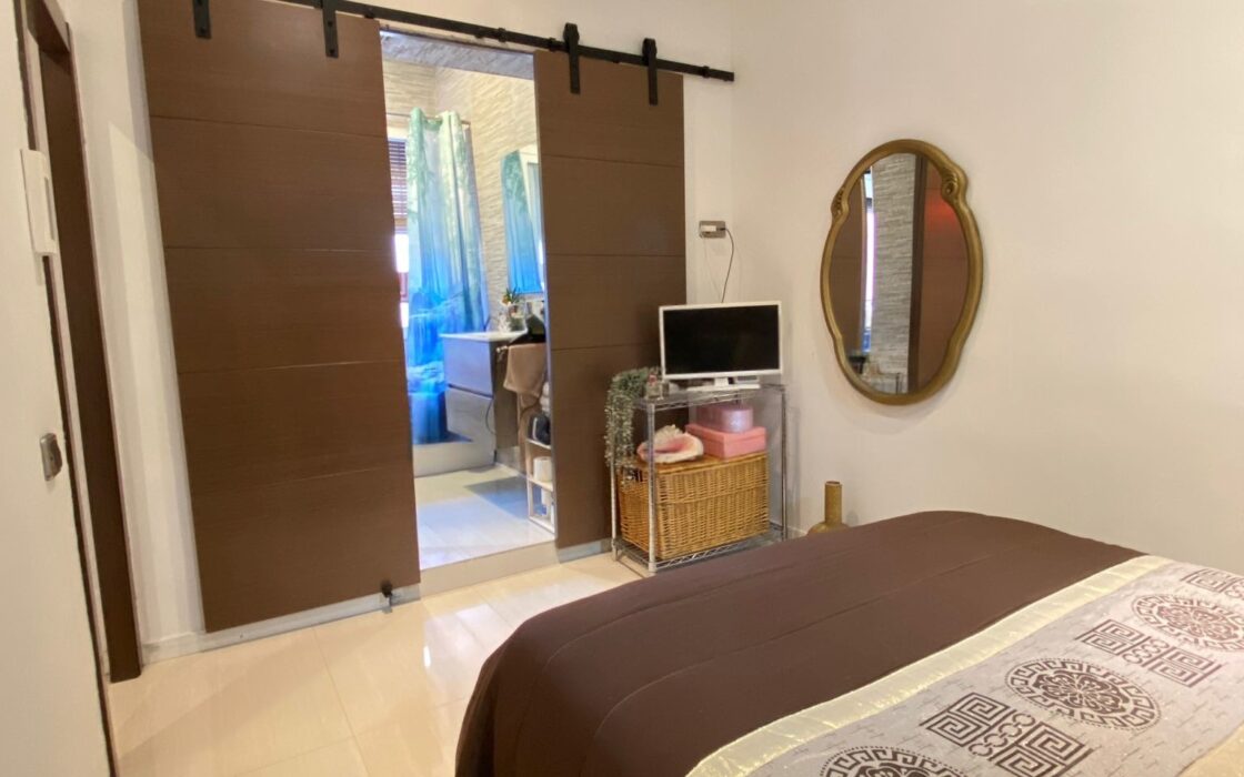 Квартира 60 кв.м з терасою в центрі Барселони