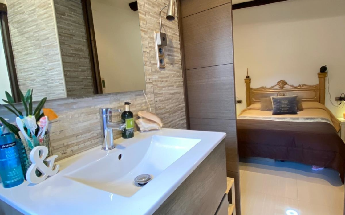 Квартира 60 кв.м з терасою в центрі Барселони