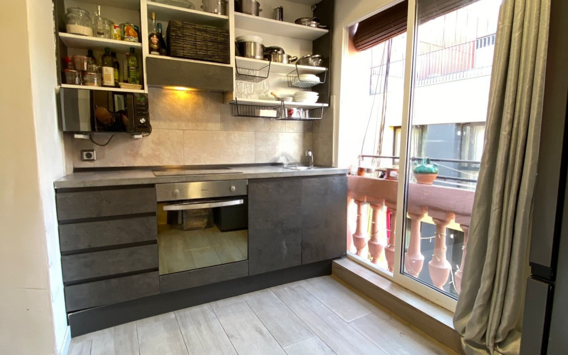 Квартира 60 кв.м з терасою в центрі Барселони