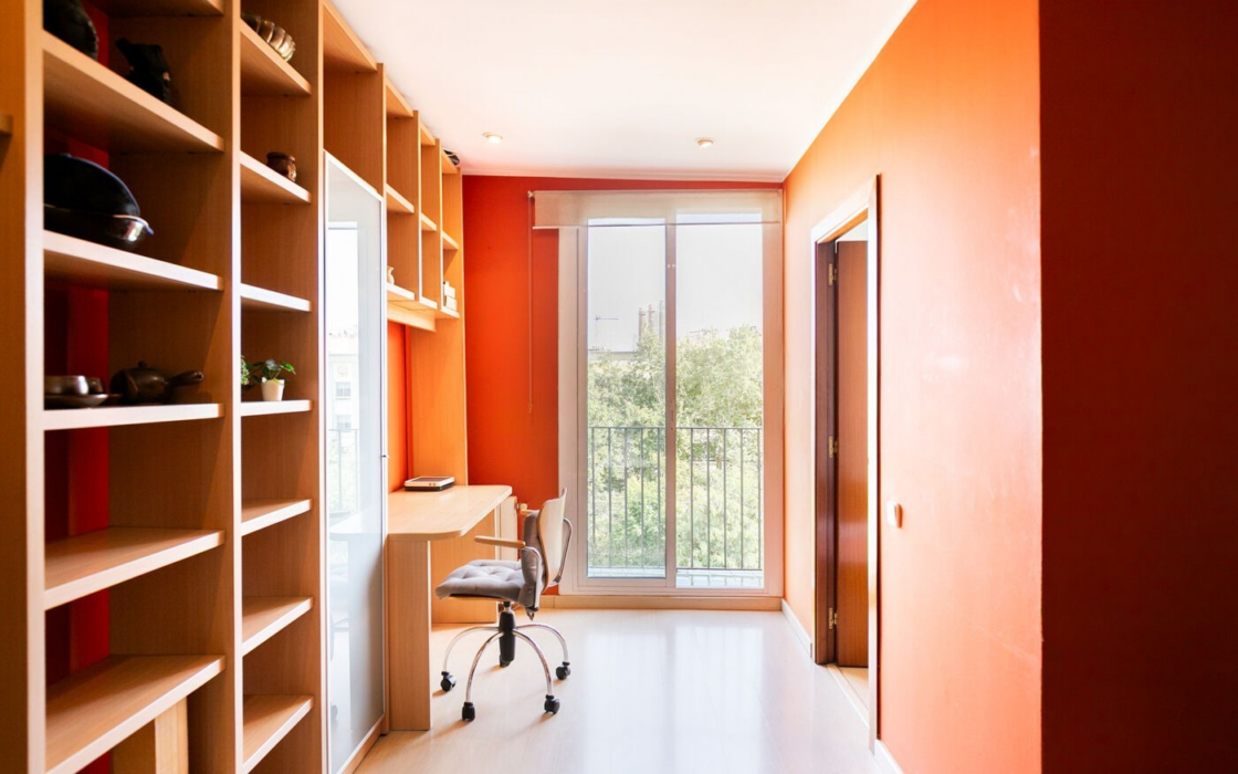 Квартира 50 кв.м з балконом в центрі Барселони