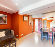 Квартира 50 кв.м з балконом в центрі Барселони