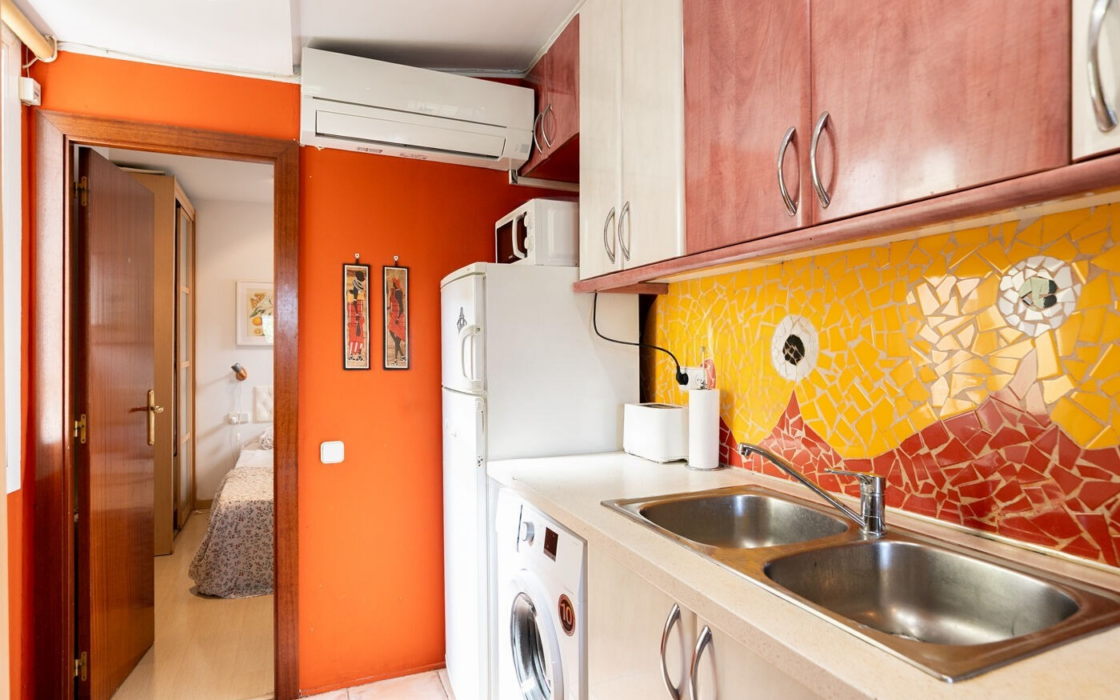 Квартира 50 кв.м з балконом в центрі Барселони