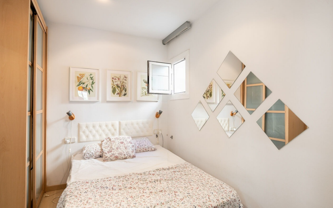 Квартира 50 кв.м з балконом в центрі Барселони