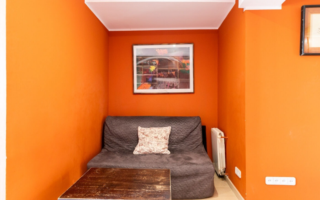 Квартира 50 кв.м з балконом в центрі Барселони