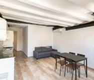 Квартира з балконом в Ель Борн, Барселона, 73 кв.м.