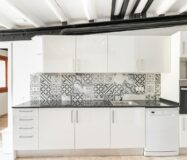 Квартира з балконом в Ель Борн, Барселона, 73 кв.м.